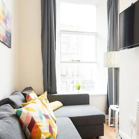 Cosy 2bed Super Location