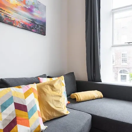 Daire Cosy 2bed Super Location *